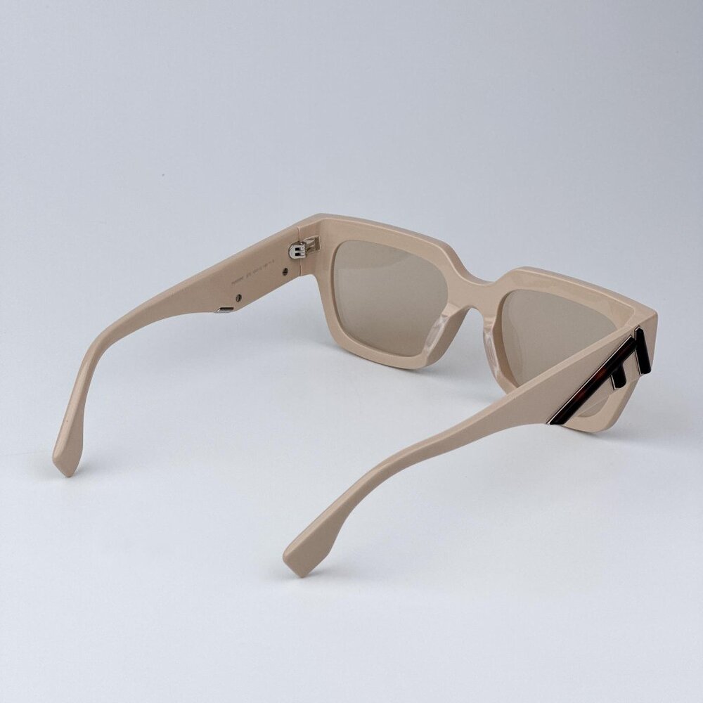 Fendi FENDI FIRST  FE40099I 57E Women BRAND NEW Sunglasses Square Beige Brown - Picture 5 of 9